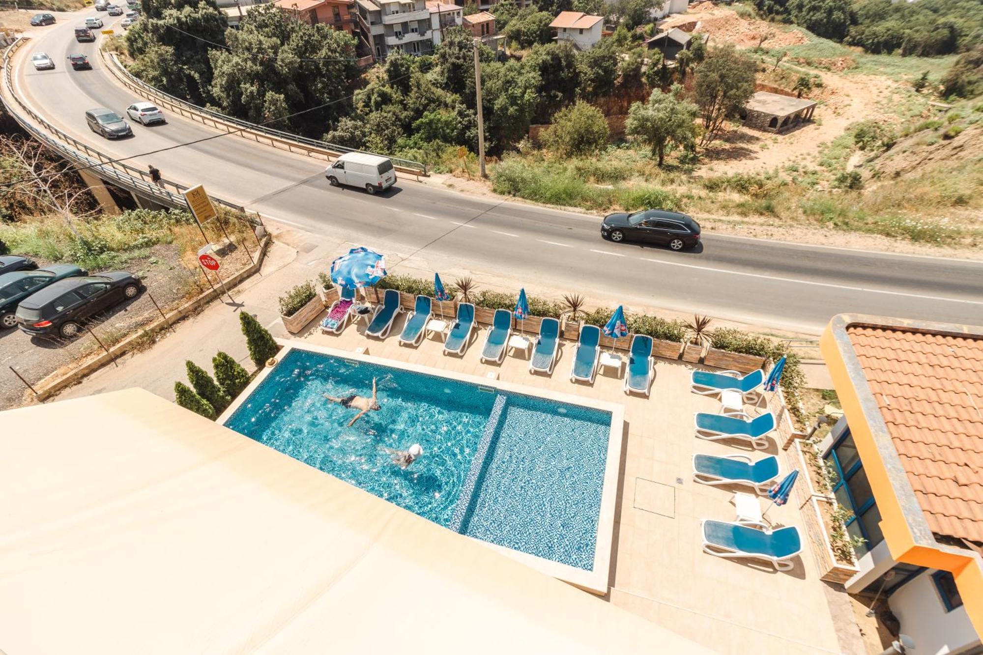 Lux Hotel M Dobra Voda Exterior foto
